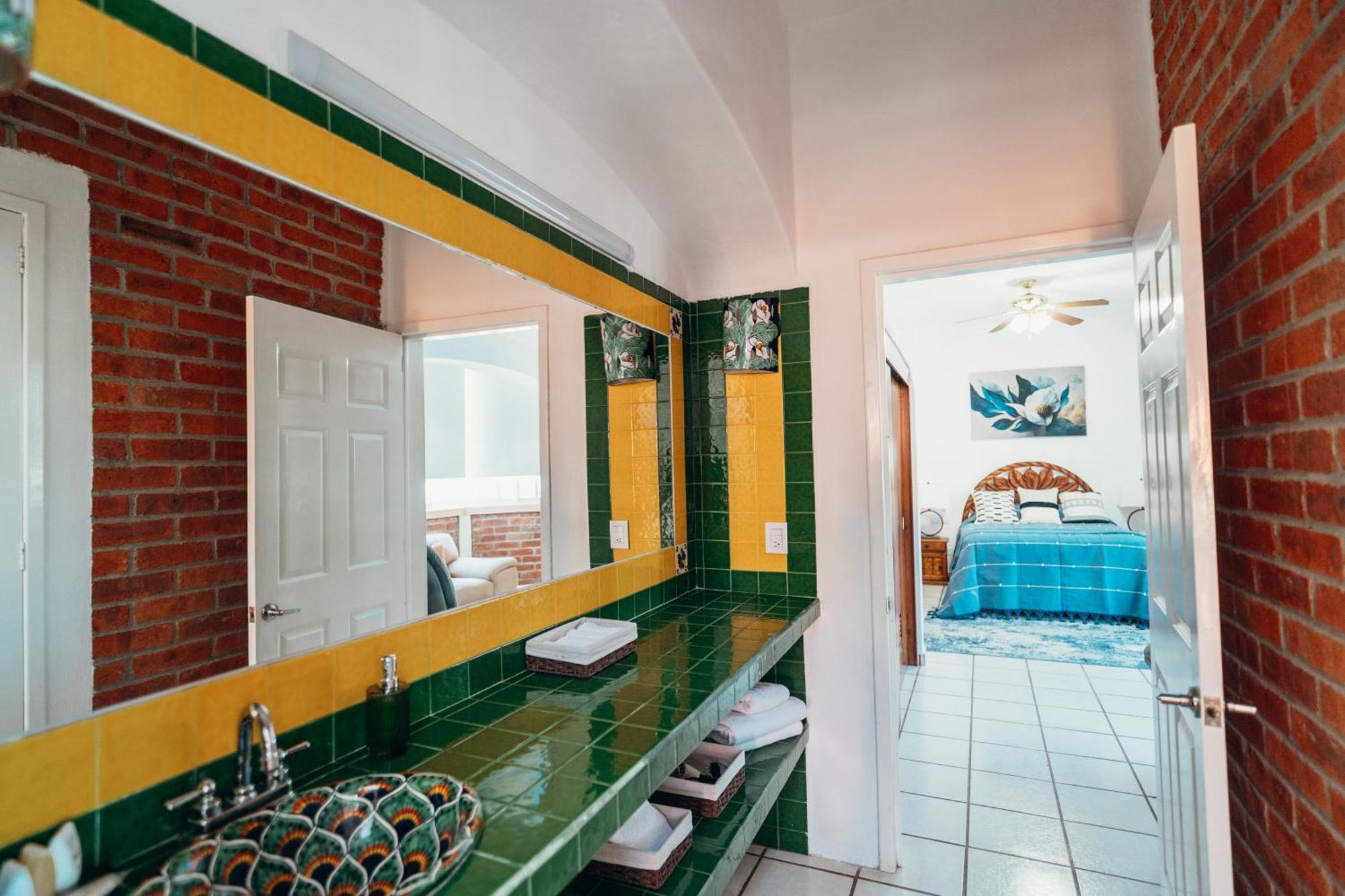 Boutique Hotel & Suites Hacienda Lord Twigg Puerto Vallarta Exterior photo